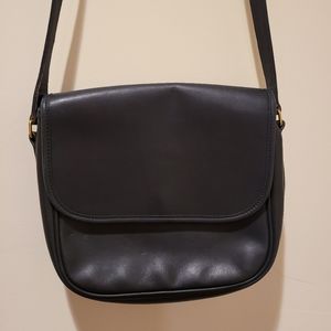 Vintage coach bag cross body black leather est 80s